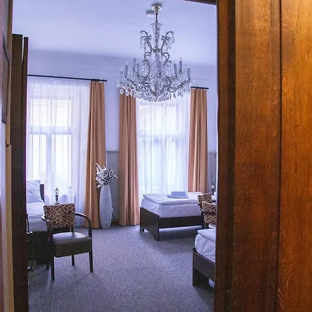 Bed & Breakfast Old House 3*