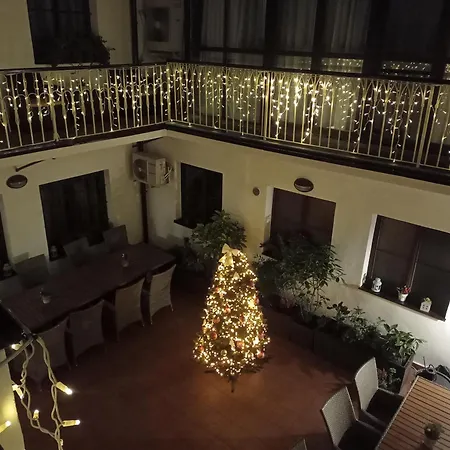 Old House Bed & Breakfast 3*