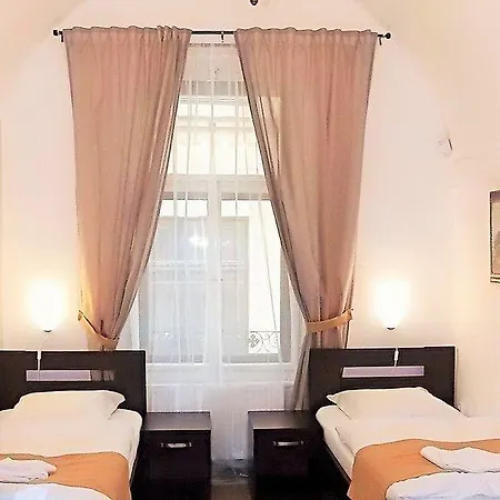 Old House Bed & Breakfast