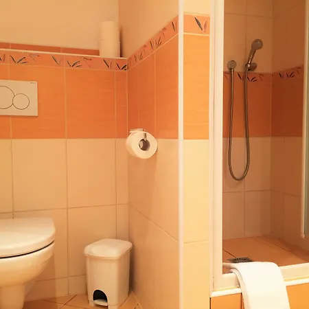 Old House Bed & Breakfast