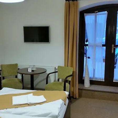 Bed & Breakfast Old House 3*