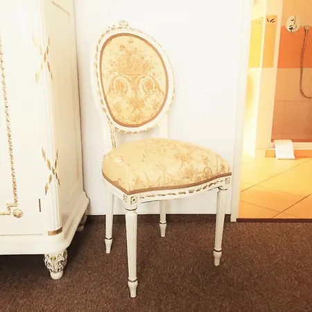 Bed & Breakfast Old House Prag