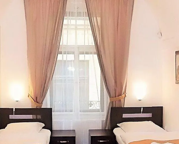 Old House Bed & Breakfast