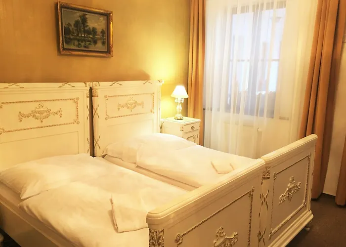 Old House Bed & Breakfast