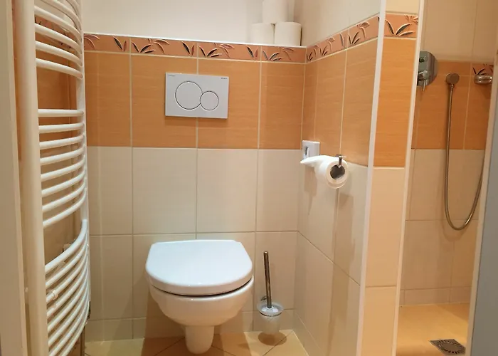 Nocleg ze śniadaniem Old House 3*